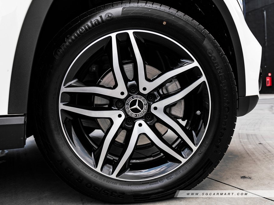 https://i.i-sgcm.com/new_cars/cars/11613/11613_g137