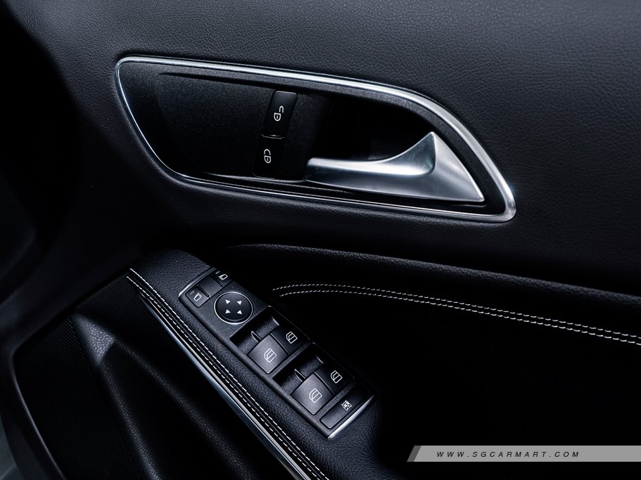 https://i.i-sgcm.com/new_cars/cars/11613/11613_g164