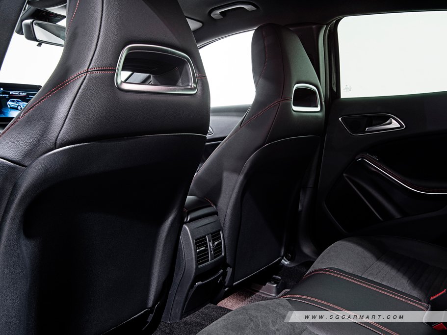 https://i.i-sgcm.com/new_cars/cars/11613/11613_g179