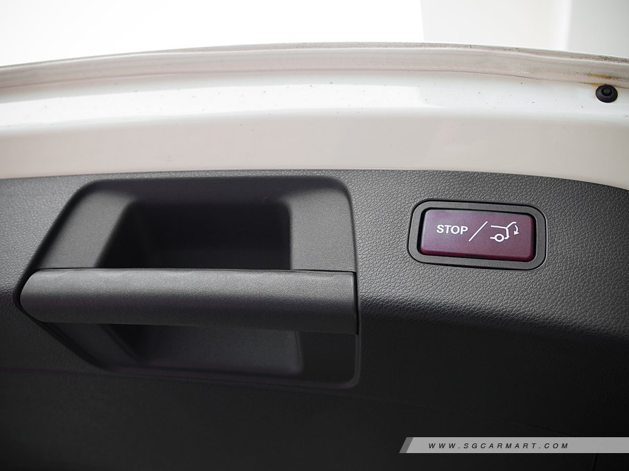 https://i.i-sgcm.com/new_cars/cars/11613/11613_g33