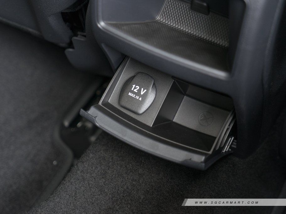 https://i.i-sgcm.com/new_cars/cars/11613/11613_g74