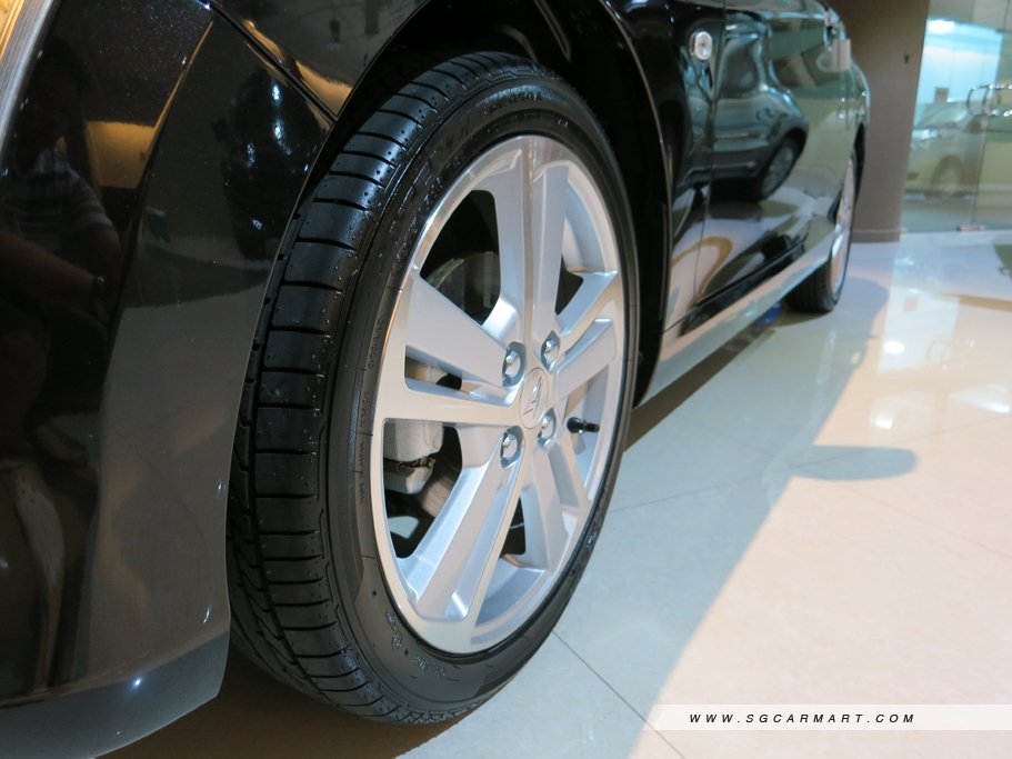 https://i.i-sgcm.com/new_cars/cars/11618/11618_g12