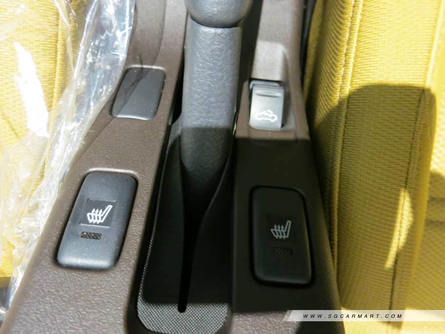 https://i.i-sgcm.com/new_cars/cars/11618/11618_g22