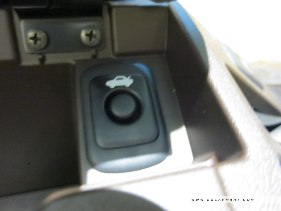 https://i.i-sgcm.com/new_cars/cars/11618/11618_g23