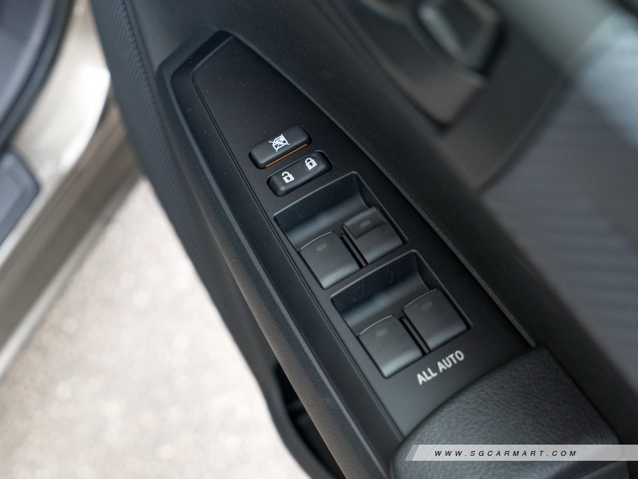 https://i.i-sgcm.com/new_cars/cars/11631/11631_g15