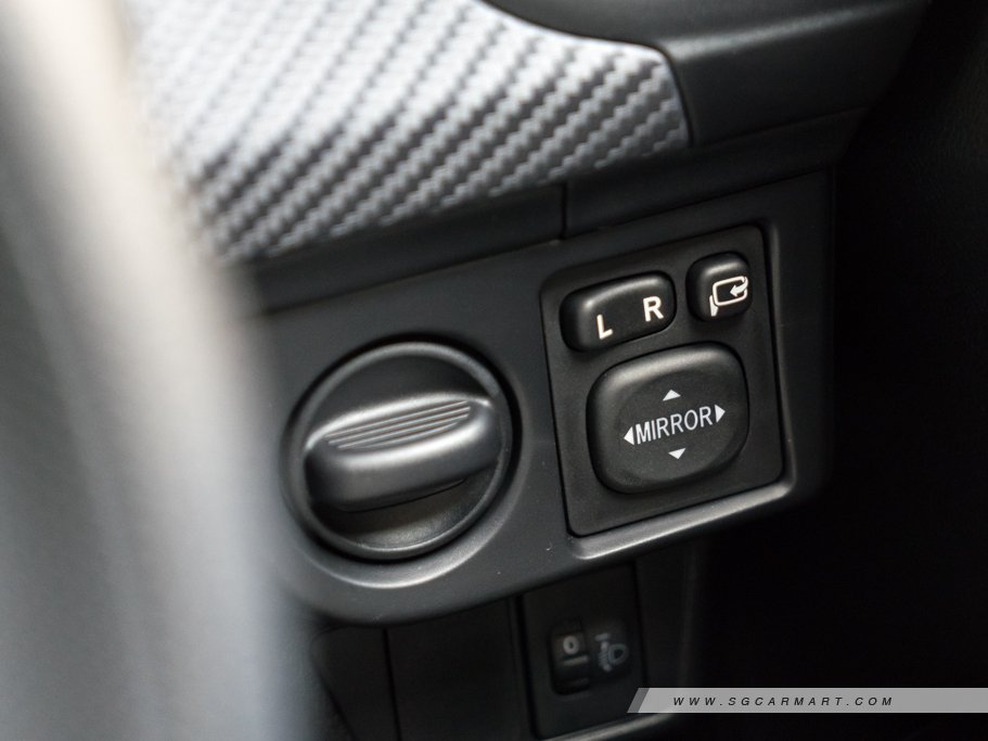 https://i.i-sgcm.com/new_cars/cars/11631/11631_g24