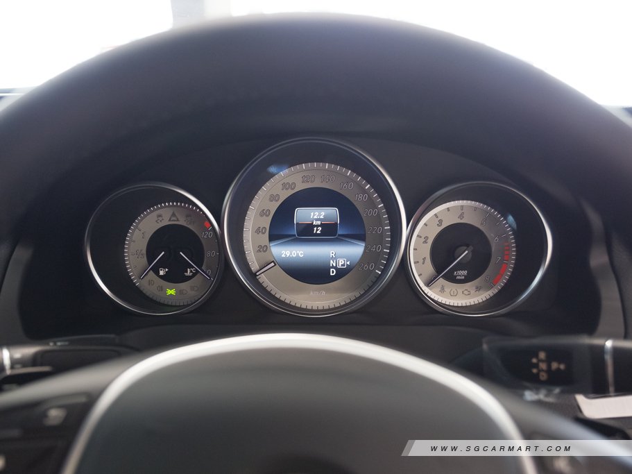 https://i.i-sgcm.com/new_cars/cars/11632/11632_g21