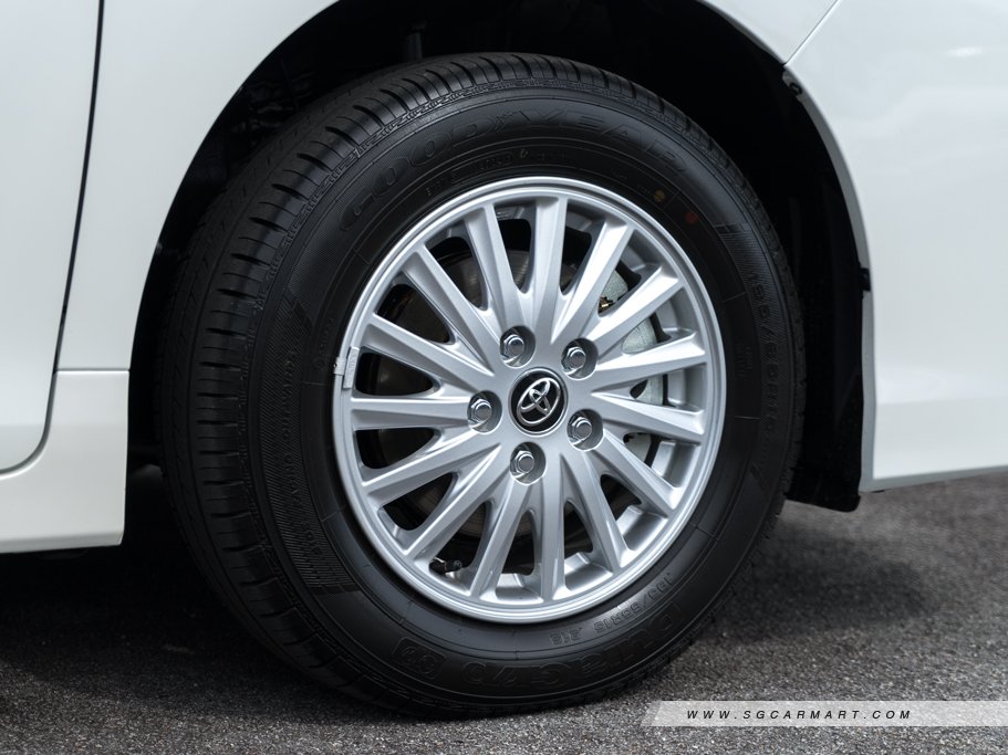 https://i.i-sgcm.com/new_cars/cars/11638/11638_g12