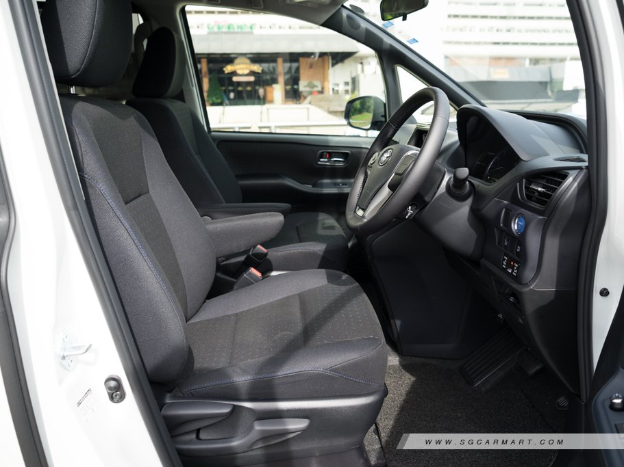 https://i.i-sgcm.com/new_cars/cars/11638/11638_g17