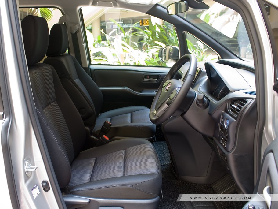 https://i.i-sgcm.com/new_cars/cars/11638/11638_g56