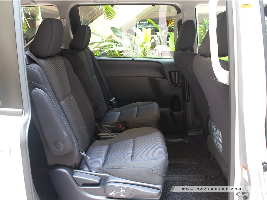 https://i.i-sgcm.com/new_cars/cars/11638/11638_g57