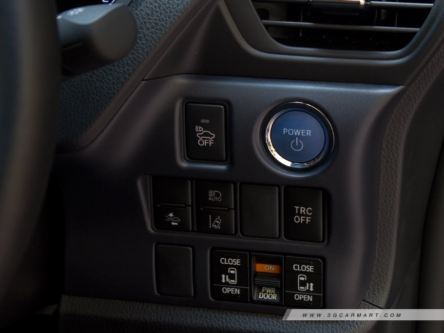 https://i.i-sgcm.com/new_cars/cars/11638/11638_g67