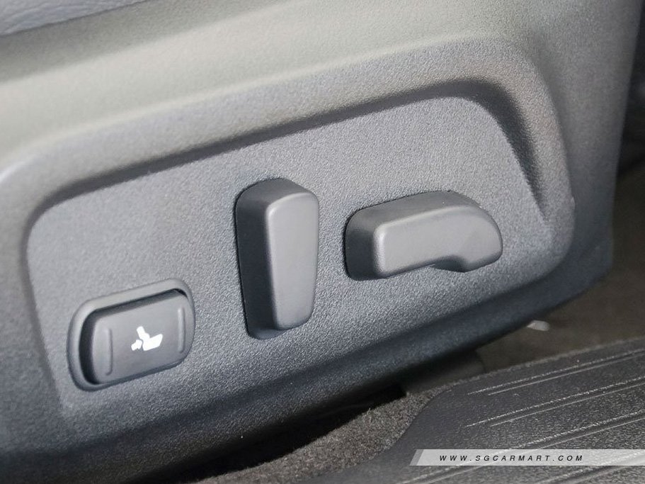 https://i.i-sgcm.com/new_cars/cars/11639/11639_g25