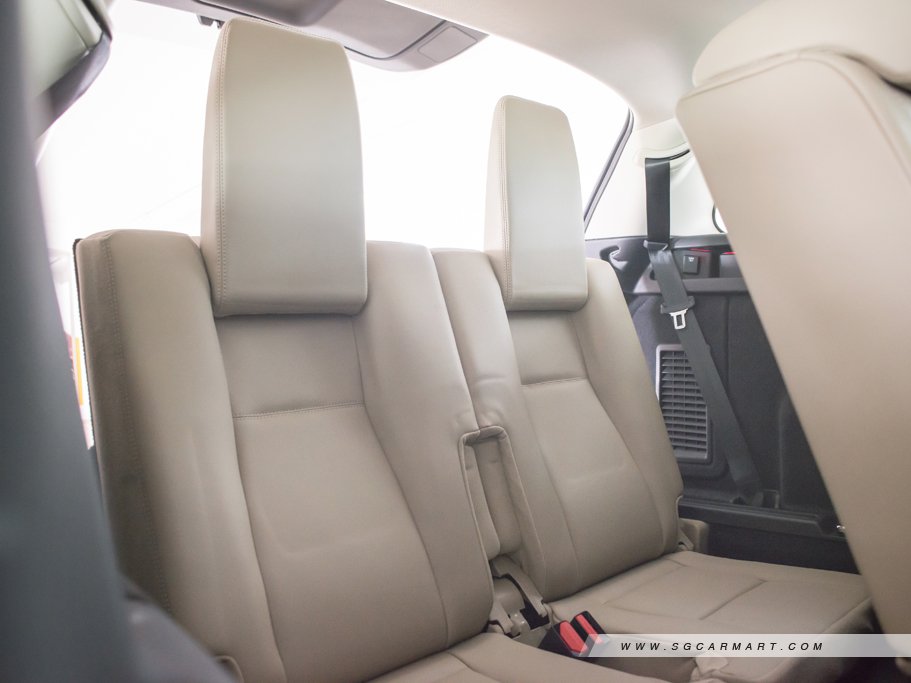 https://i.i-sgcm.com/new_cars/cars/11648/11648_g24