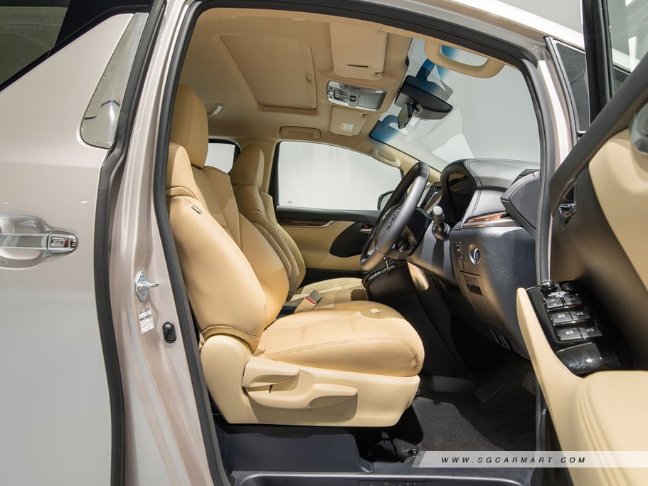 https://i.i-sgcm.com/new_cars/cars/11649/11649_g181