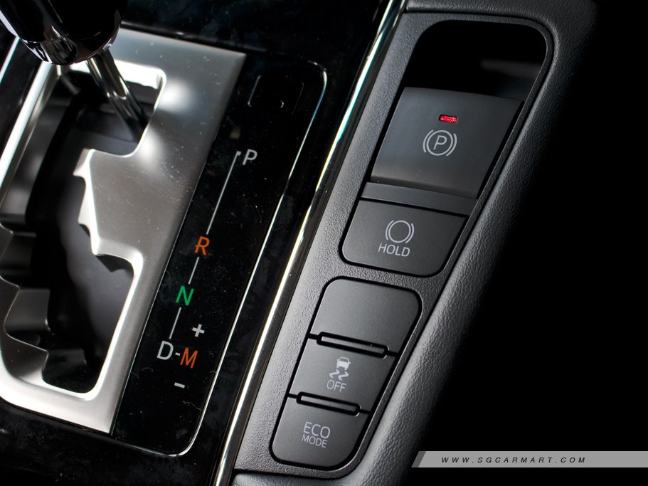 https://i.i-sgcm.com/new_cars/cars/11649/11649_g64