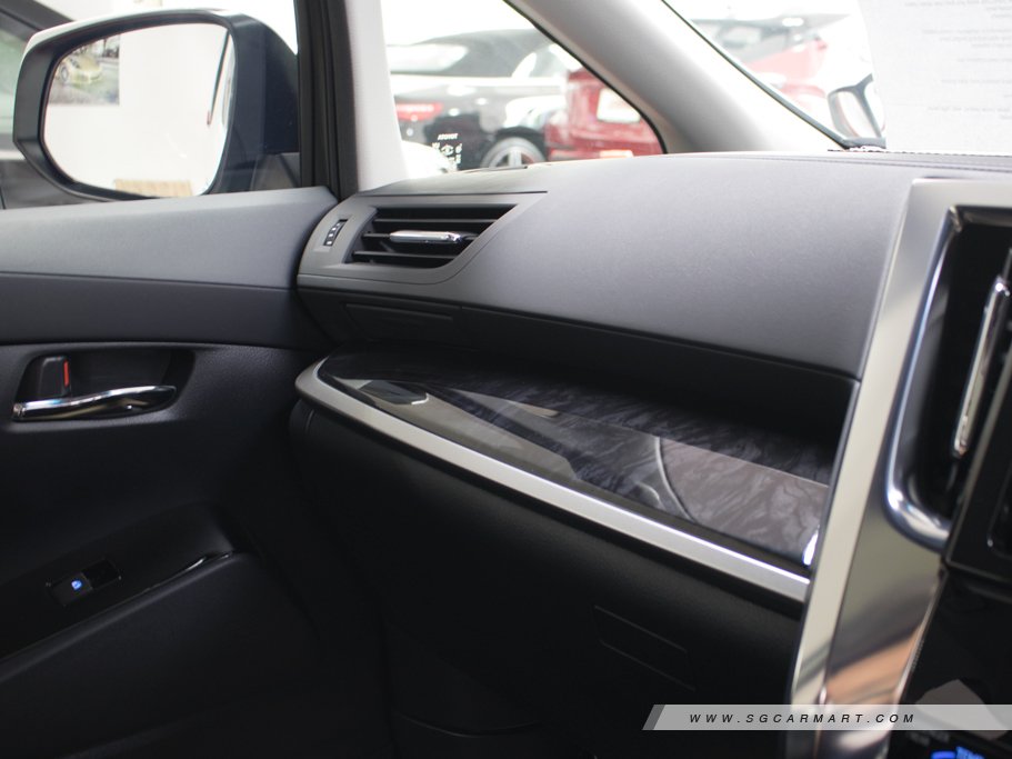 https://i.i-sgcm.com/new_cars/cars/11649/11649_g92