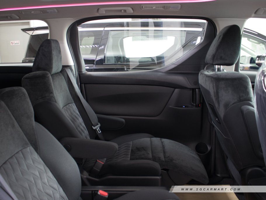 https://i.i-sgcm.com/new_cars/cars/11649/11649_g97