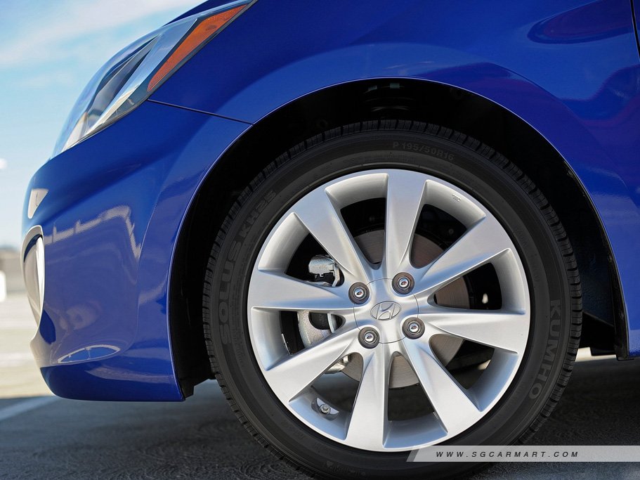https://i.i-sgcm.com/new_cars/cars/11654/11654_g7