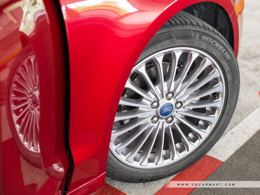 https://i.i-sgcm.com/new_cars/cars/11656/11656_g23