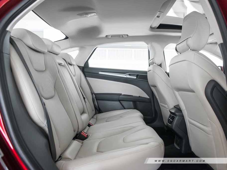 https://i.i-sgcm.com/new_cars/cars/11656/11656_g26