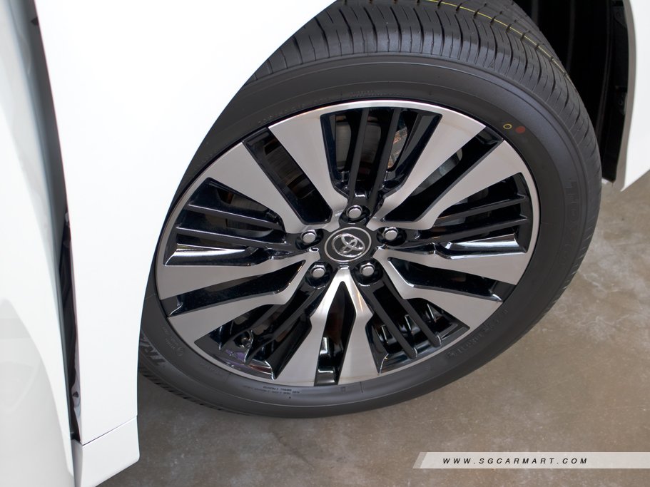https://i.i-sgcm.com/new_cars/cars/11663/11663_g112