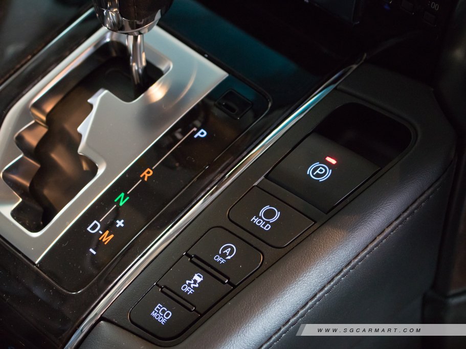 https://i.i-sgcm.com/new_cars/cars/11663/11663_g126