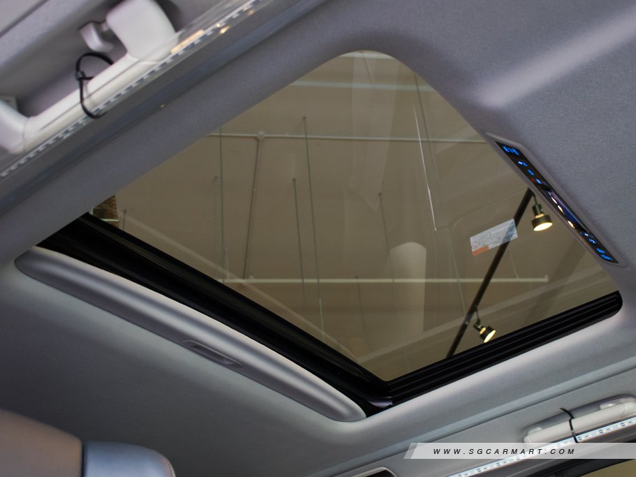 https://i.i-sgcm.com/new_cars/cars/11663/11663_g131