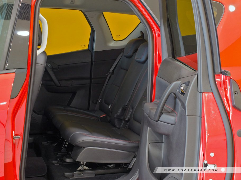 https://i.i-sgcm.com/new_cars/cars/11664/11664_g25