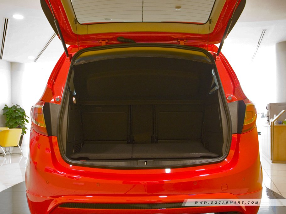 https://i.i-sgcm.com/new_cars/cars/11664/11664_g38