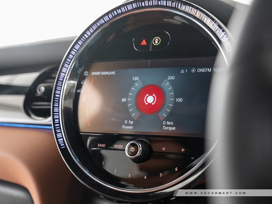 https://i.i-sgcm.com/new_cars/cars/11676/11676_g100