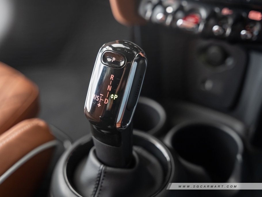 https://i.i-sgcm.com/new_cars/cars/11676/11676_g108