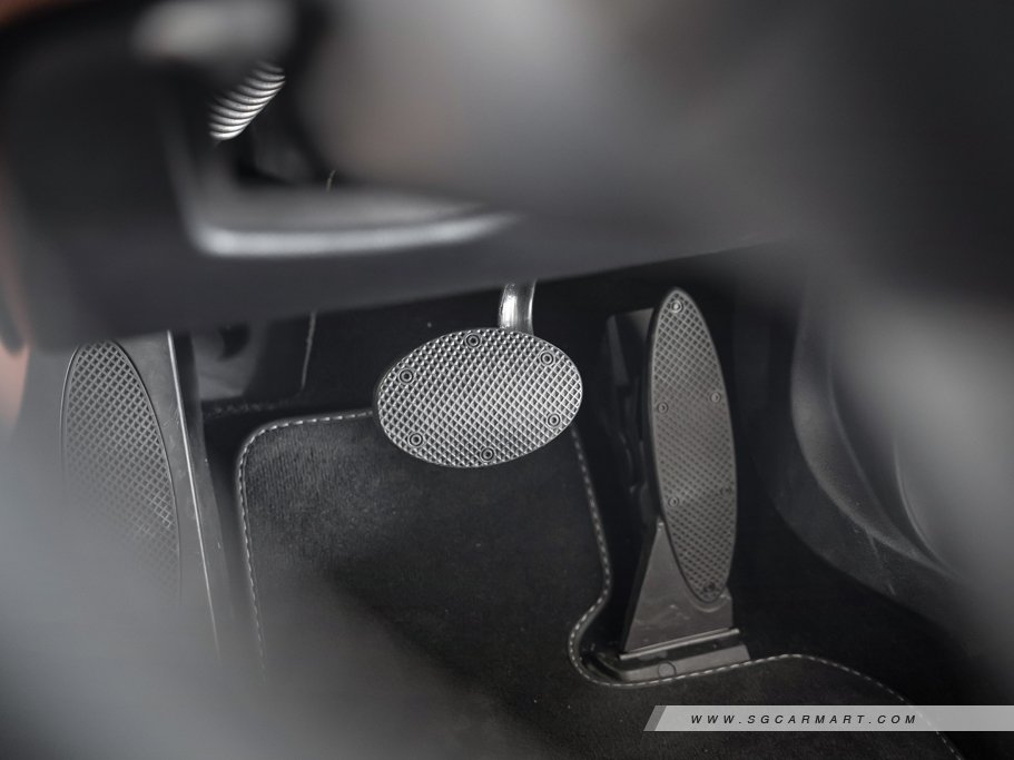 https://i.i-sgcm.com/new_cars/cars/11676/11676_g110