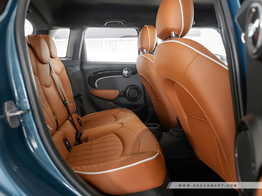 https://i.i-sgcm.com/new_cars/cars/11676/11676_g115