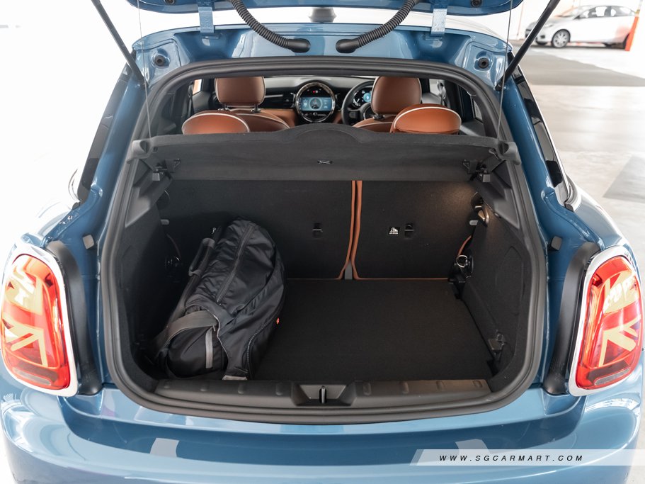 https://i.i-sgcm.com/new_cars/cars/11676/11676_g118