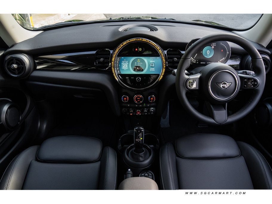 https://i.i-sgcm.com/new_cars/cars/11676/11676_g127