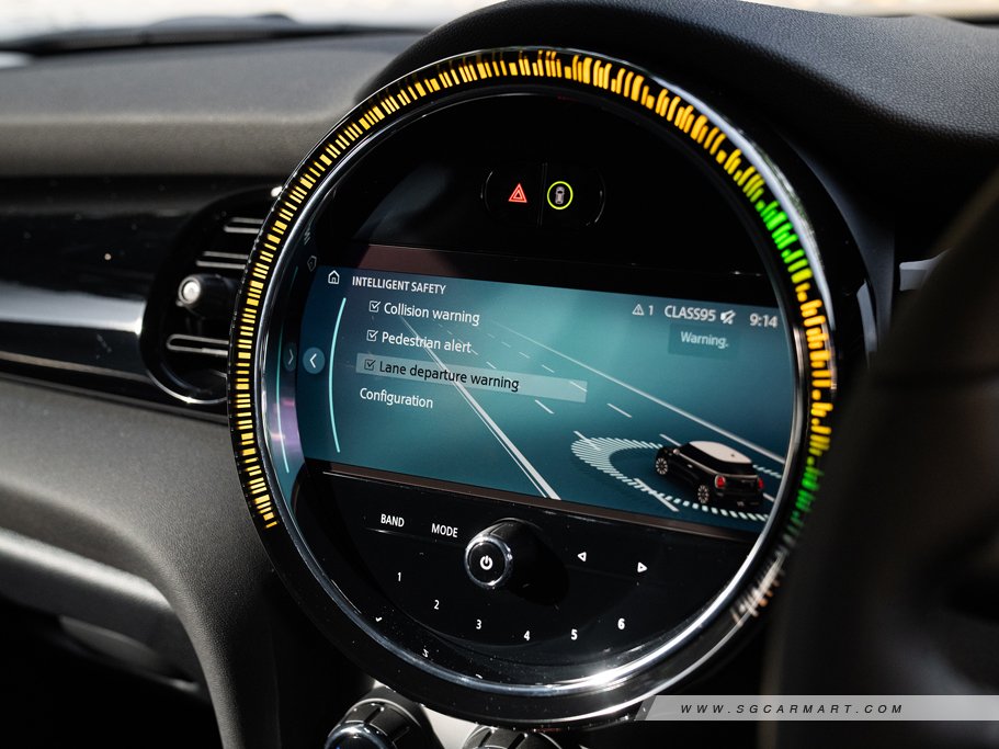 https://i.i-sgcm.com/new_cars/cars/11676/11676_g128