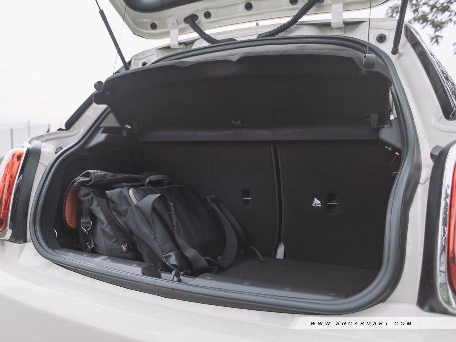 https://i.i-sgcm.com/new_cars/cars/11676/11676_g17