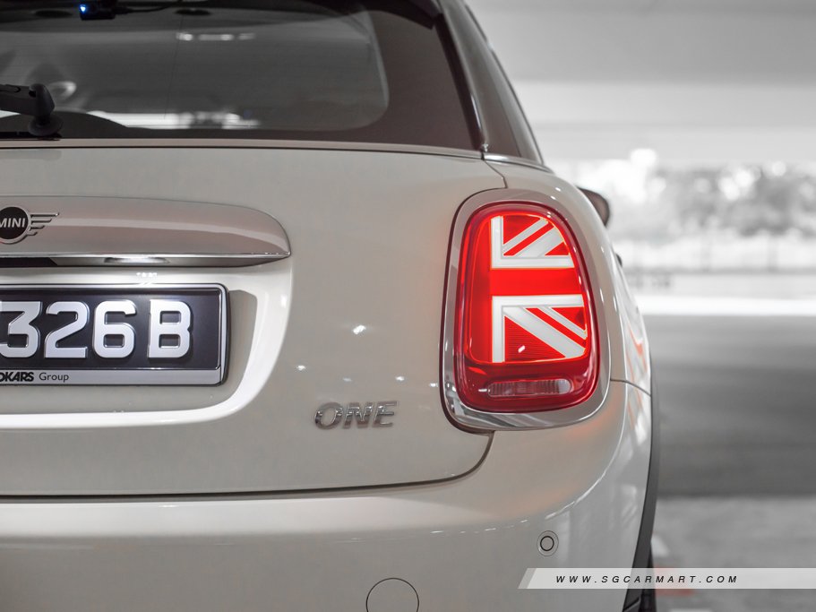 https://i.i-sgcm.com/new_cars/cars/11676/11676_g21