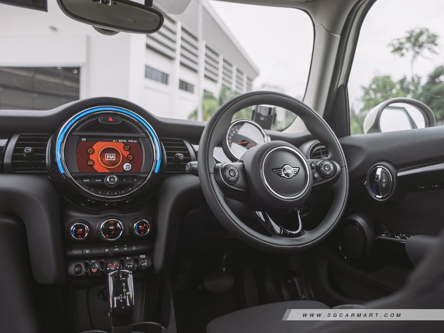 https://i.i-sgcm.com/new_cars/cars/11676/11676_g23