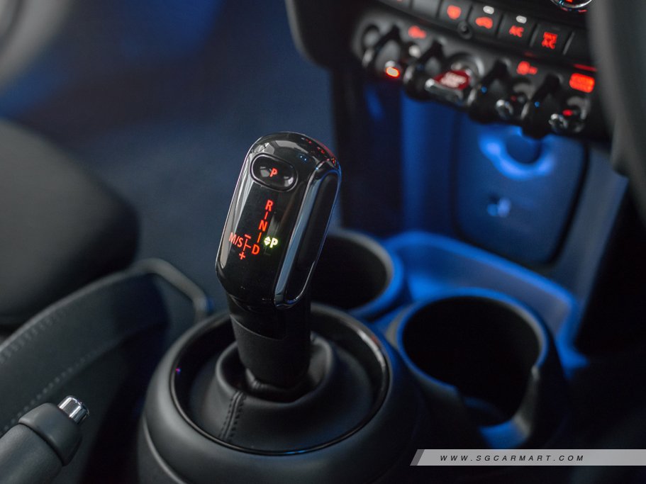 https://i.i-sgcm.com/new_cars/cars/11676/11676_g31