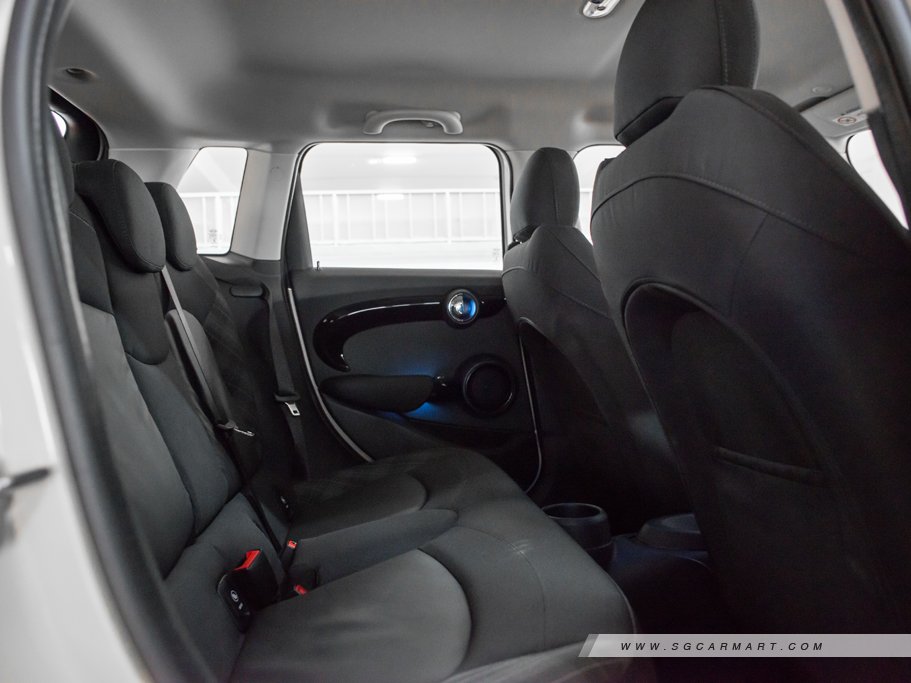 https://i.i-sgcm.com/new_cars/cars/11676/11676_g36