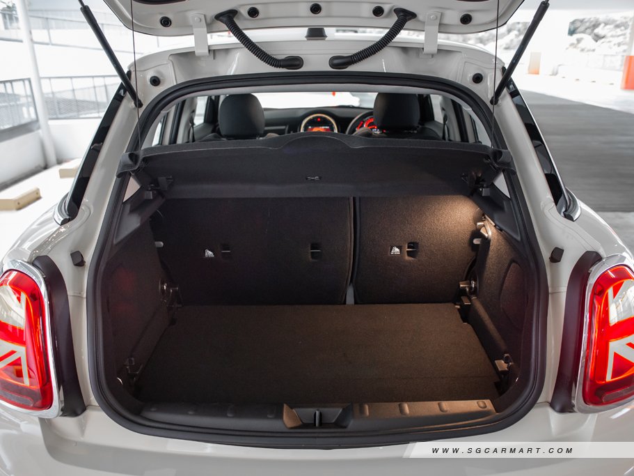 https://i.i-sgcm.com/new_cars/cars/11676/11676_g37