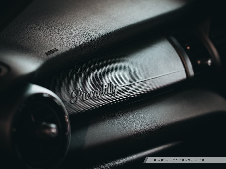 https://i.i-sgcm.com/new_cars/cars/11676/11676_g58