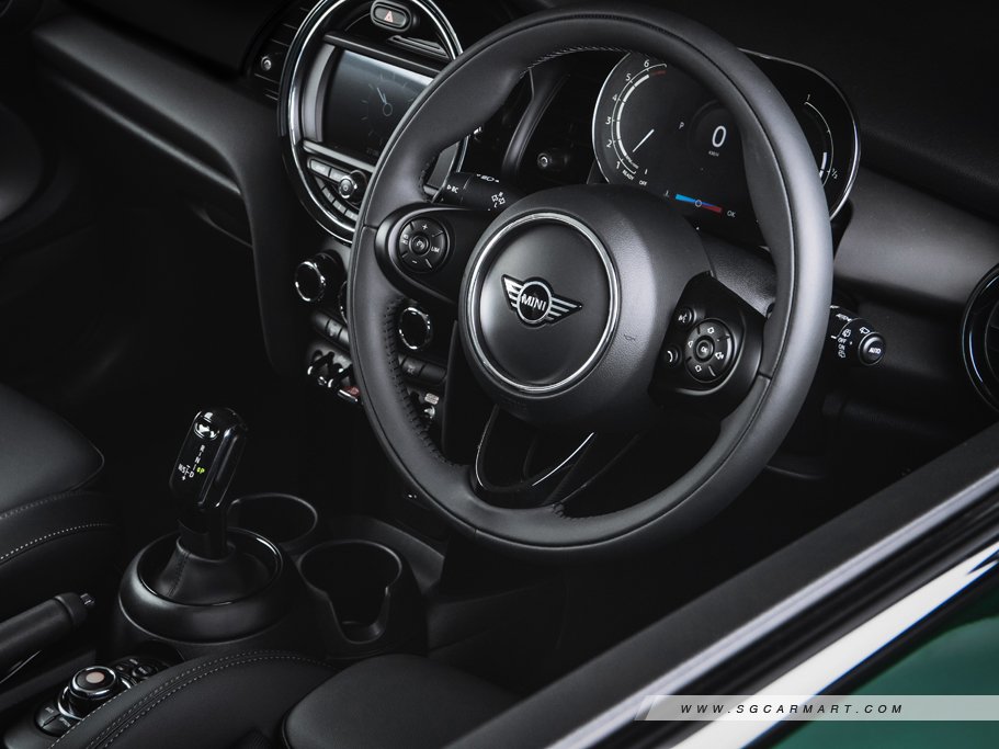 https://i.i-sgcm.com/new_cars/cars/11676/11676_g59