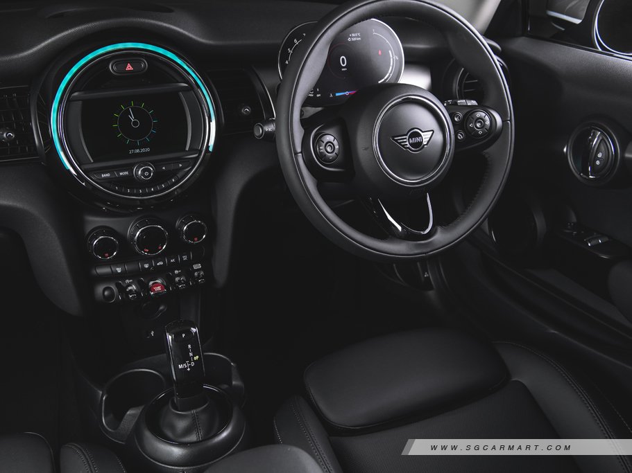 https://i.i-sgcm.com/new_cars/cars/11676/11676_g61