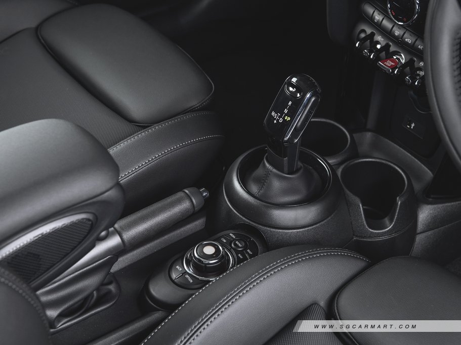 https://i.i-sgcm.com/new_cars/cars/11676/11676_g66