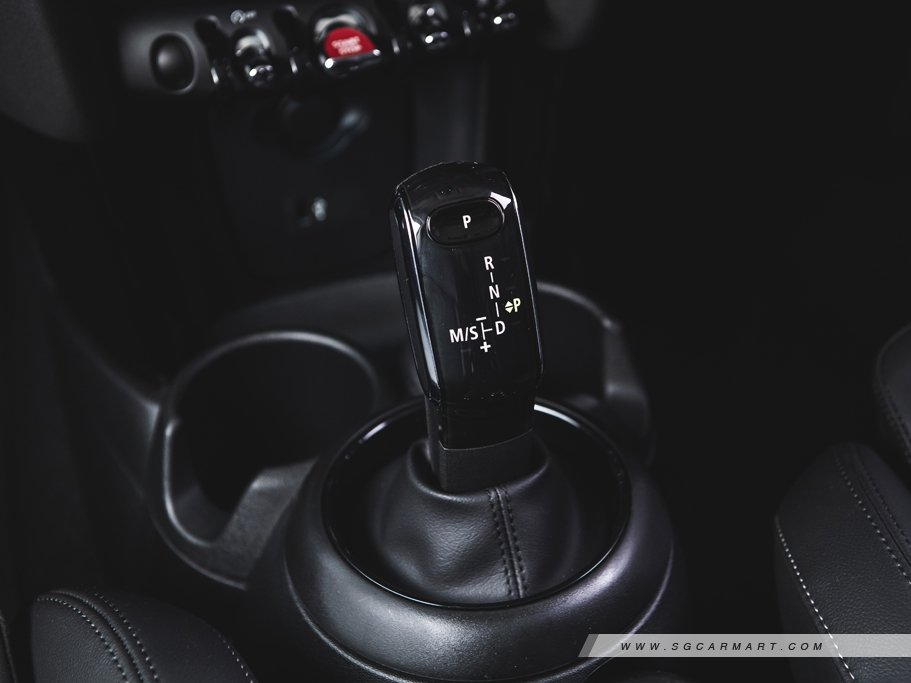 https://i.i-sgcm.com/new_cars/cars/11676/11676_g68