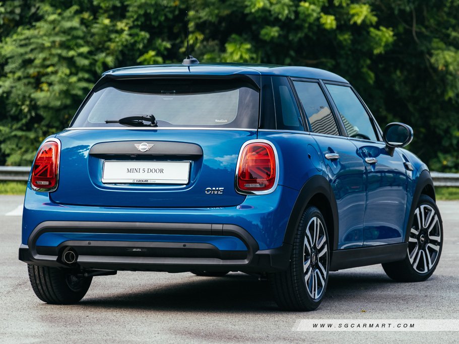 https://i.i-sgcm.com/new_cars/cars/11676/11676_g72
