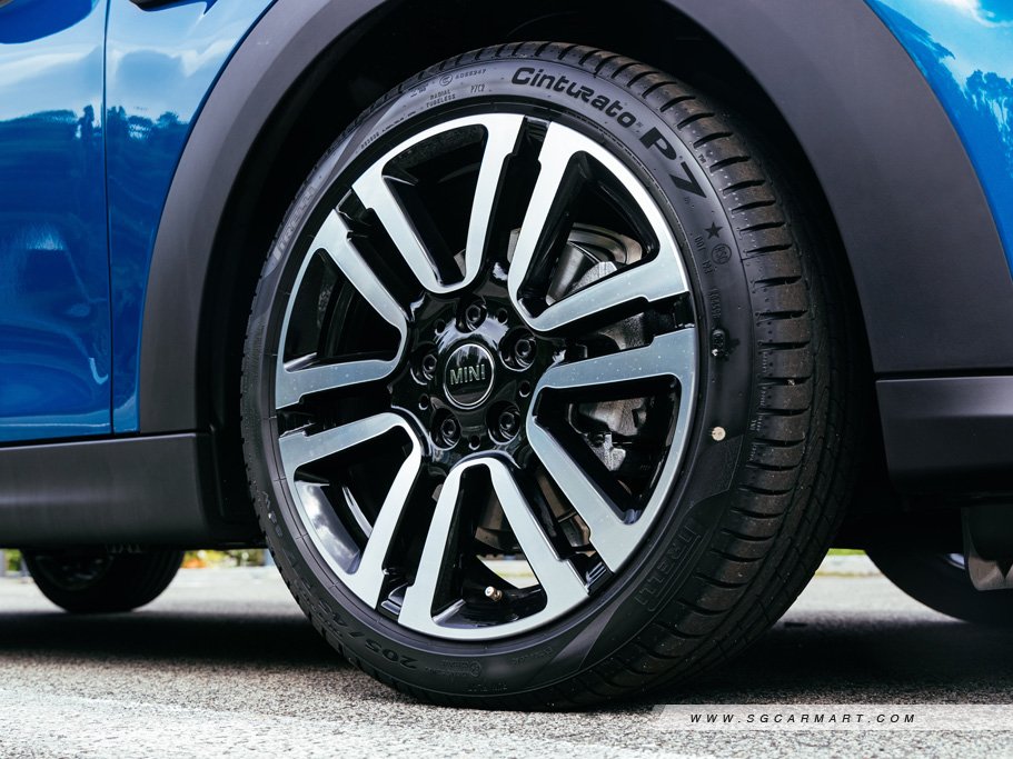 https://i.i-sgcm.com/new_cars/cars/11676/11676_g77